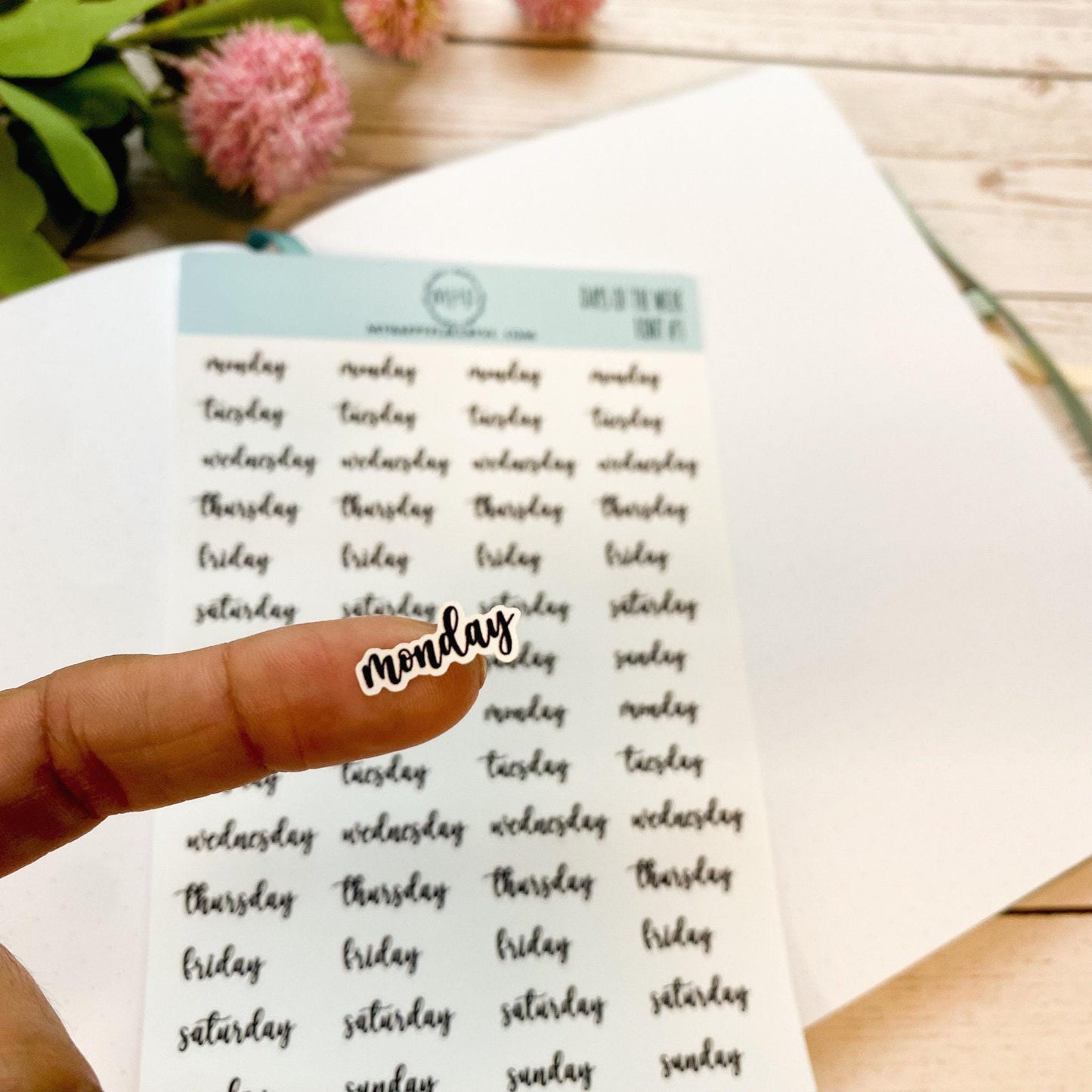 Small Days of the Week Sticker for Planners, Organizers and Bullet Journals. Gold, Silver & Rose Gold Foil Available || H500